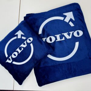 Vankúš a deka s logom